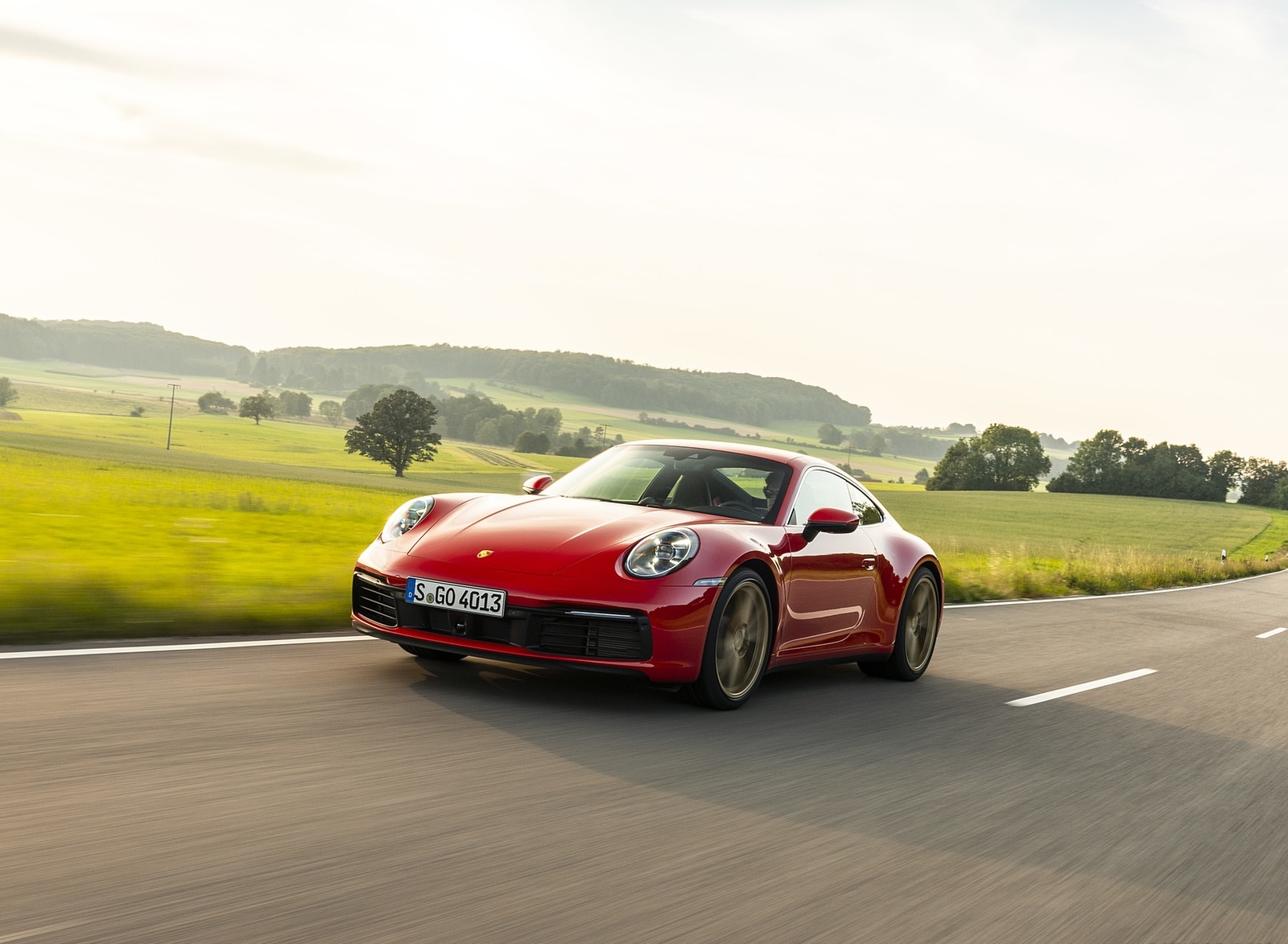 2020 Porsche 911 Carrera Coupe (Color: Guards Red) Front Three-Quarter Wallpapers (4)