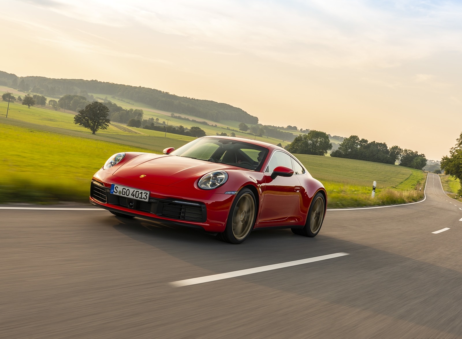 2020 Porsche 911 Carrera Coupe (Color: Guards Red) Front Three-Quarter Wallpapers (5)