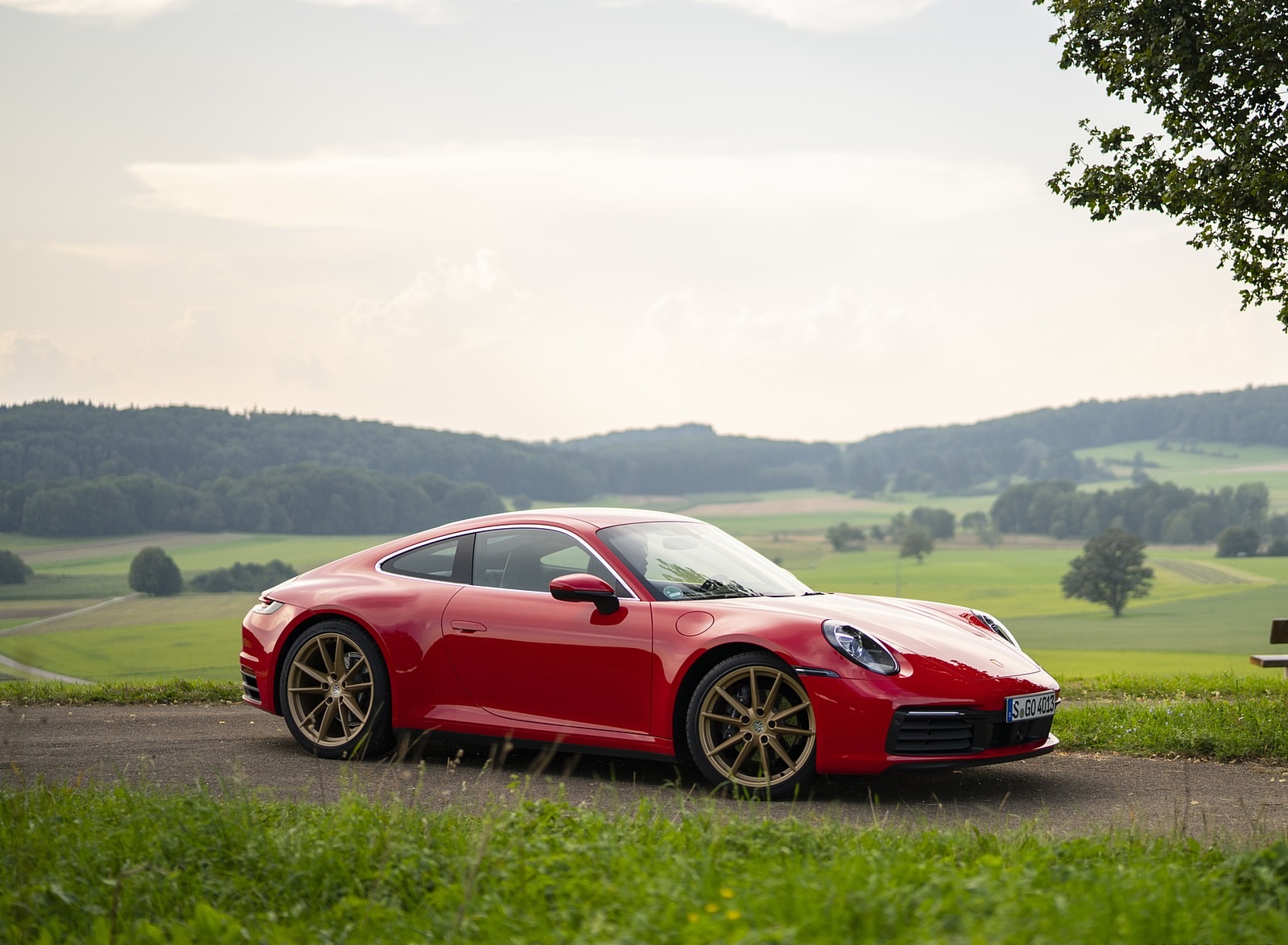 2020 Porsche 911 Carrera Coupe (Color: Guards Red) Front Three-Quarter Wallpapers #29 of 126