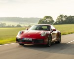 2020 Porsche 911 Carrera Coupe (Color: Guards Red) Front Three-Quarter Wallpapers 150x120 (17)