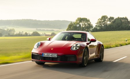 2020 Porsche 911 Carrera Coupe (Color: Guards Red) Front Three-Quarter Wallpapers 450x275 (17)