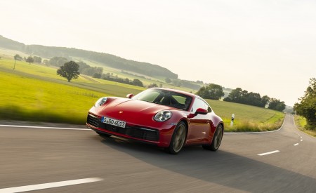 2020 Porsche 911 Carrera Coupe (Color: Guards Red) Front Three-Quarter Wallpapers 450x275 (6)