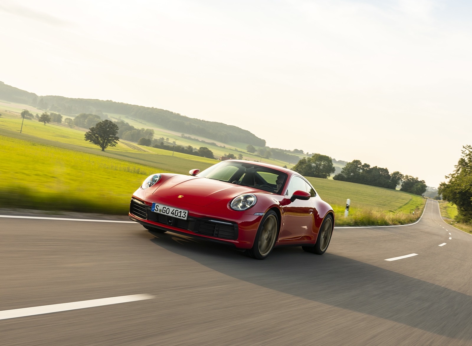 2020 Porsche 911 Carrera Coupe (Color: Guards Red) Front Three-Quarter Wallpapers (6)