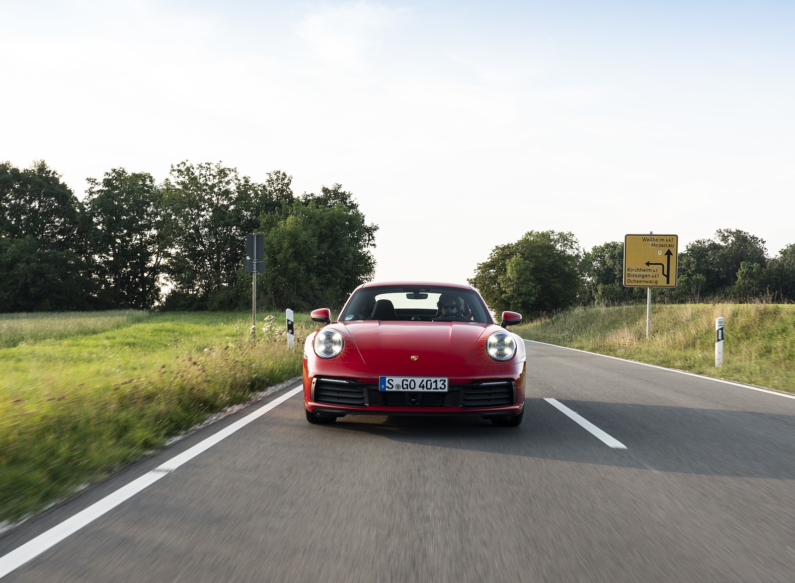 2020 Porsche 911 Carrera Coupe (Color: Guards Red) Front Wallpapers #8 of 126