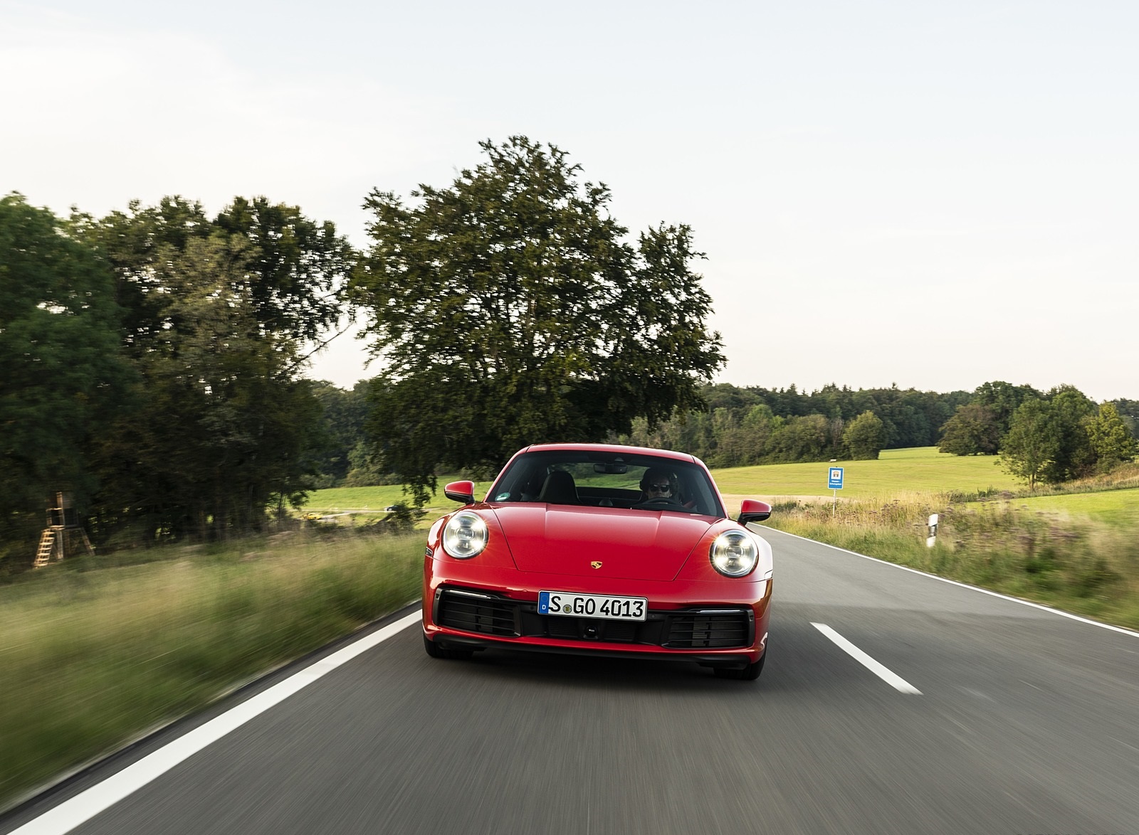 2020 Porsche 911 Carrera Coupe (Color: Guards Red) Front Wallpapers #9 of 126