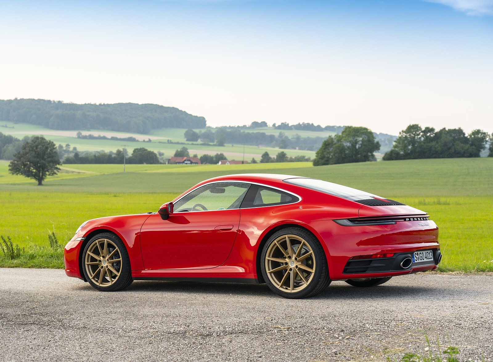 2020 Porsche 911 Carrera Coupe (Color: Guards Red) Rear Three-Quarter Wallpapers #42 of 126