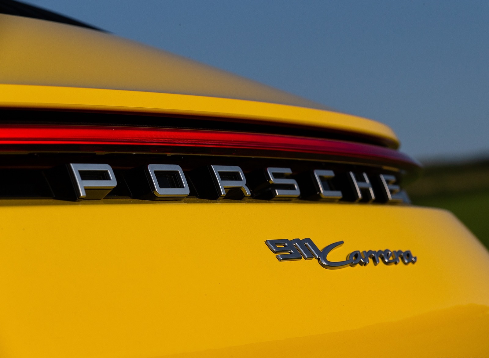 2020 Porsche 911 Carrera Coupe (Color: Racing Yellow) Detail Wallpapers #114 of 126