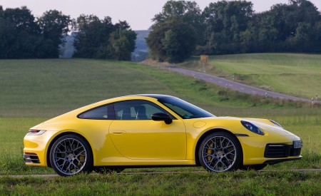 2020 Porsche 911 Carrera Coupe (Color: Racing Yellow) Front Three-Quarter Wallpapers 450x275 (90)