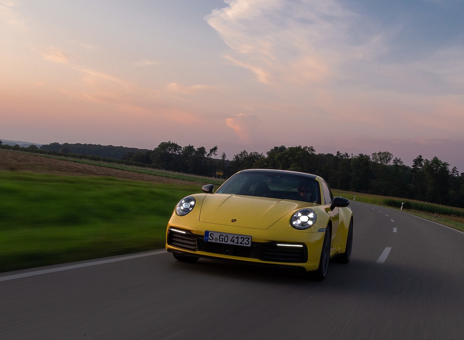 2020 Porsche 911 Carrera Coupe (Color: Racing Yellow) Front Wallpapers #70 of 126