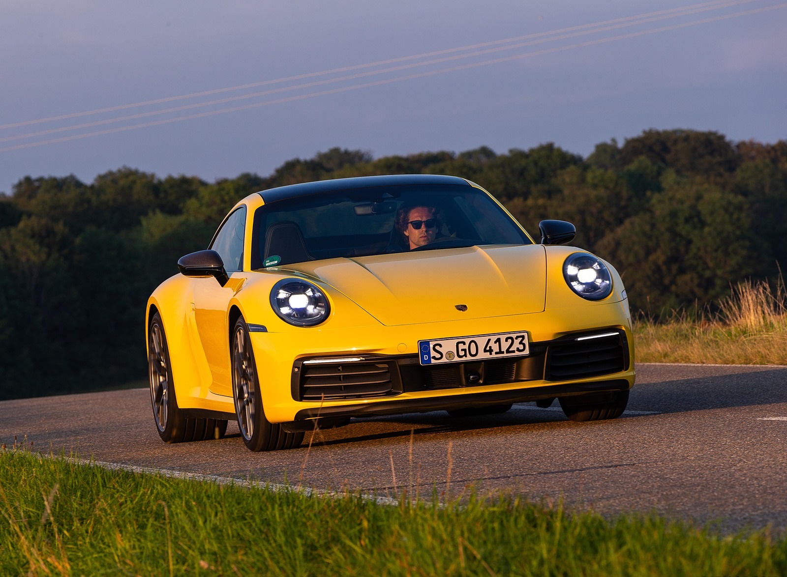 2020 Porsche 911 Carrera Coupe (Color: Racing Yellow) Front Wallpapers #72 of 126