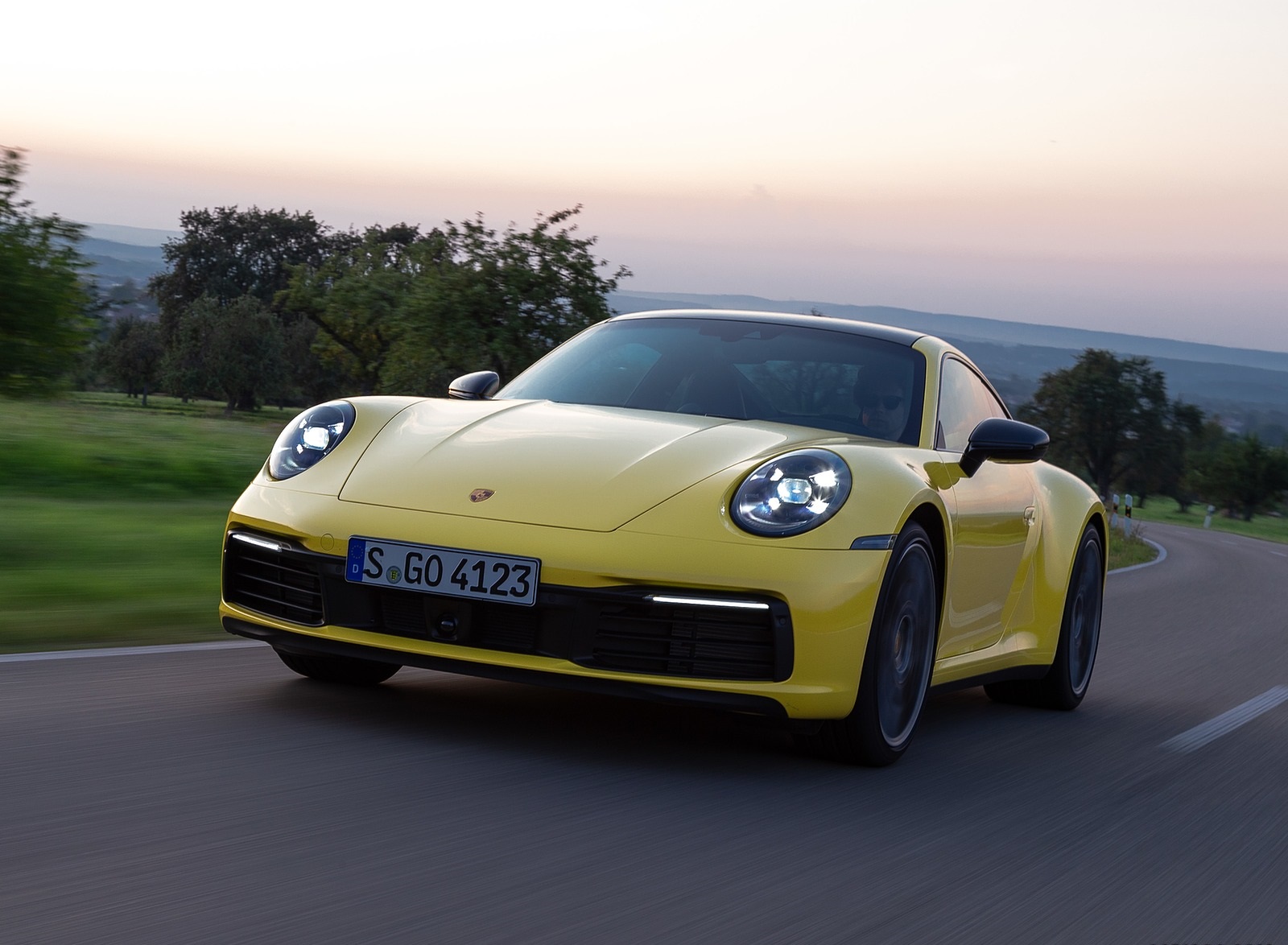2020 Porsche 911 Carrera Coupe (Color: Racing Yellow) Front Wallpapers #79 of 126