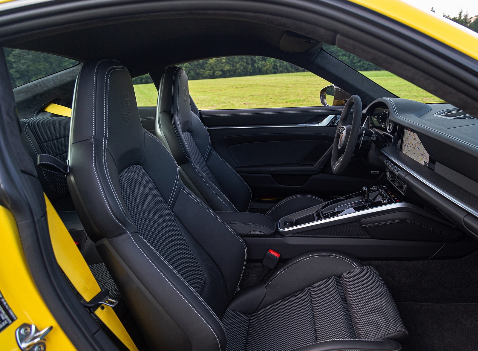 2020 Porsche 911 Carrera Coupe (Color: Racing Yellow) Interior Seats Wallpapers #117 of 126