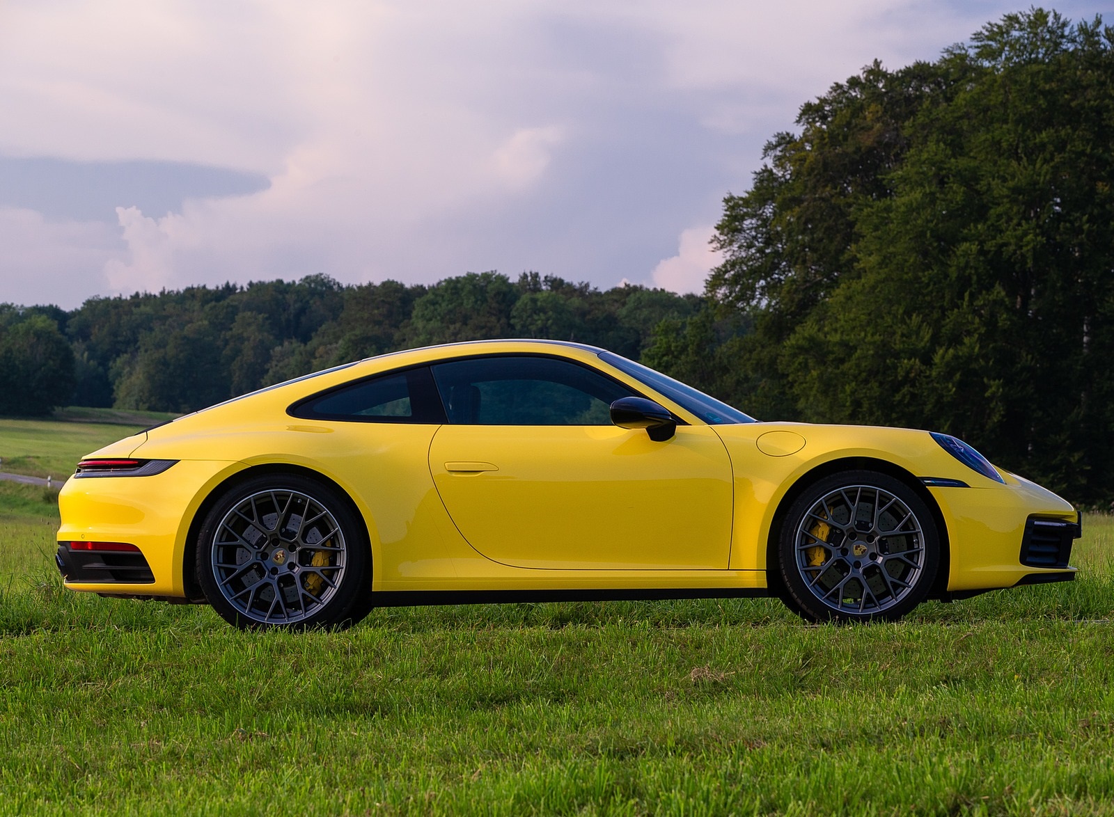 2020 Porsche 911 Carrera Coupe (Color: Racing Yellow) Side Wallpapers #98 of 126