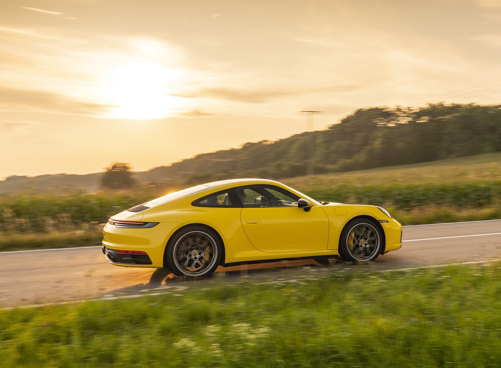 2020 Porsche 911 Carrera Coupe (Color: Racing Yellow) Side Wallpapers #99 of 126
