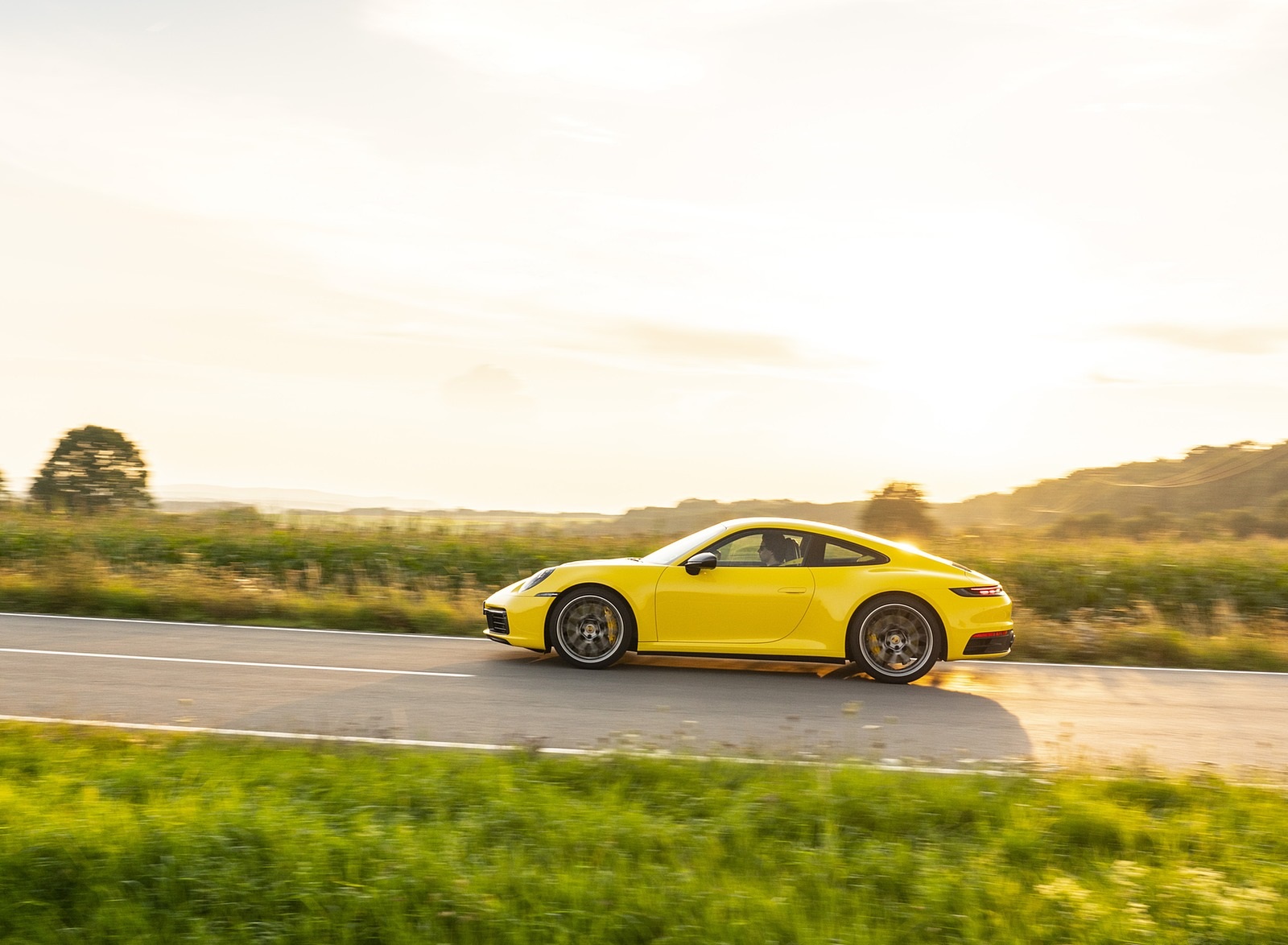 2020 Porsche 911 Carrera Coupe (Color: Racing Yellow) Side Wallpapers #100 of 126