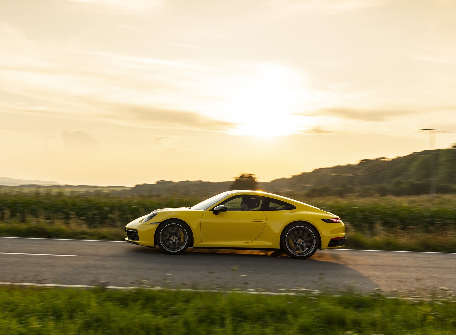 2020 Porsche 911 Carrera Coupe (Color: Racing Yellow) Side Wallpapers #102 of 126