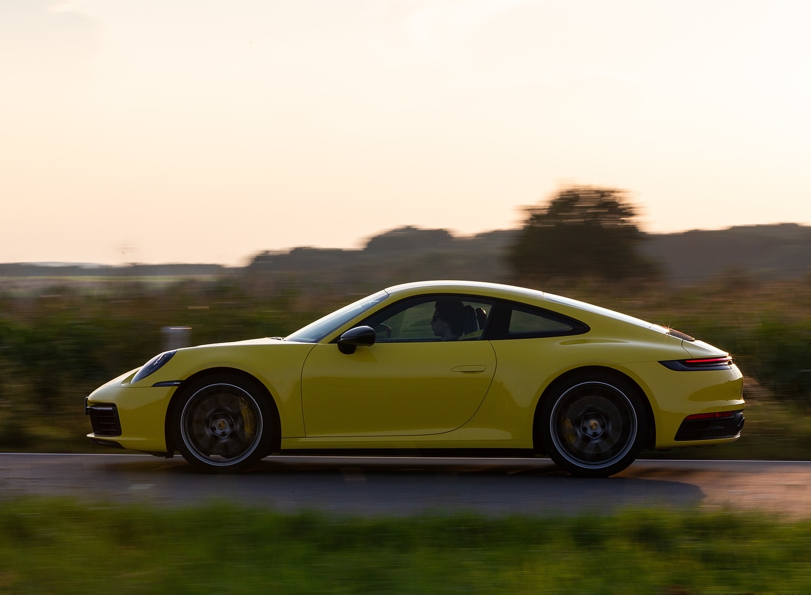 2020 Porsche 911 Carrera Coupe (Color: Racing Yellow) Side Wallpapers #104 of 126