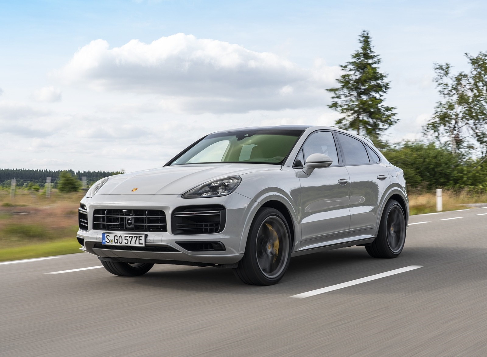 2020 Porsche Cayenne Turbo S E-Hybrid Coupe Front Three-Quarter Wallpapers #11 of 47