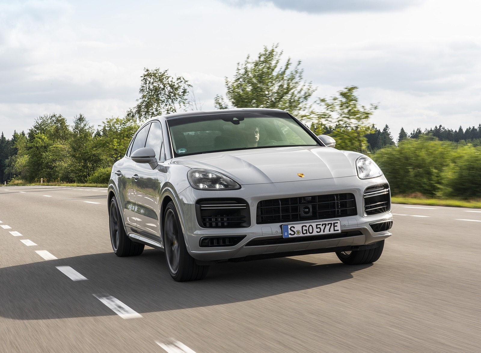 2020 Porsche Cayenne Turbo S E-Hybrid Coupe Front Wallpapers #12 of 47