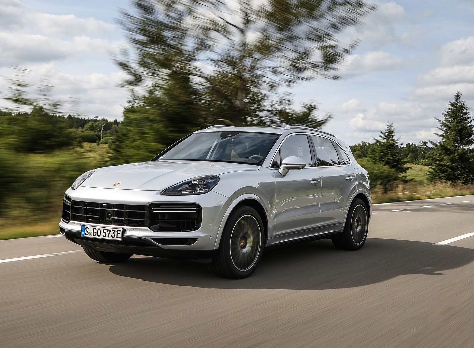 2020 Porsche Cayenne Turbo S E-Hybrid Front Three-Quarter Wallpapers (2)