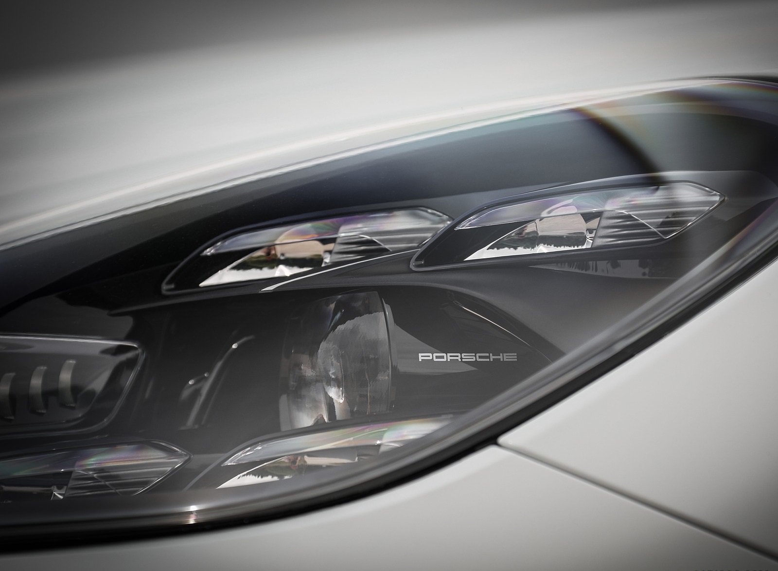 2020 Porsche Cayenne Turbo S E-Hybrid Headlight Wallpapers #42 of 47