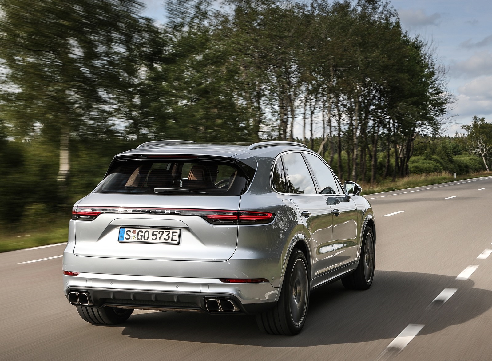 2020 Porsche Cayenne Turbo S E-Hybrid Rear Three-Quarter Wallpapers (6)