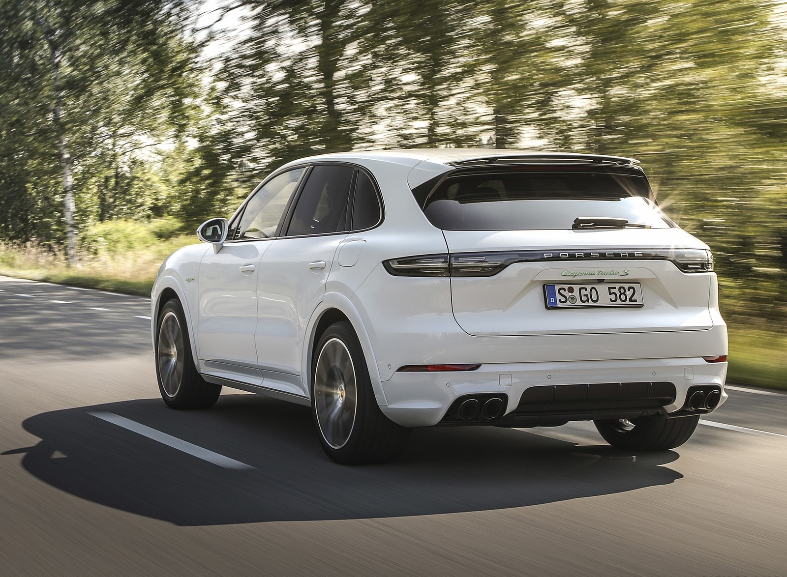 2020 Porsche Cayenne Turbo S E-Hybrid Rear Three-Quarter Wallpapers #34 of 47