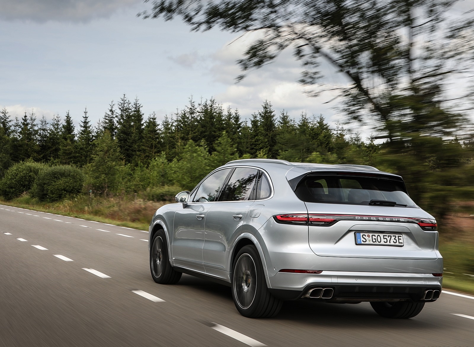 2020 Porsche Cayenne Turbo S E-Hybrid Rear Three-Quarter Wallpapers #9 of 47