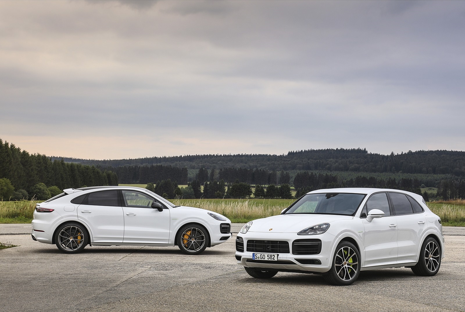 2020 Porsche Cayenne Turbo S E-Hybrid and Cayenne Turbo S E-Hybrid Coupe Wallpapers #39 of 47