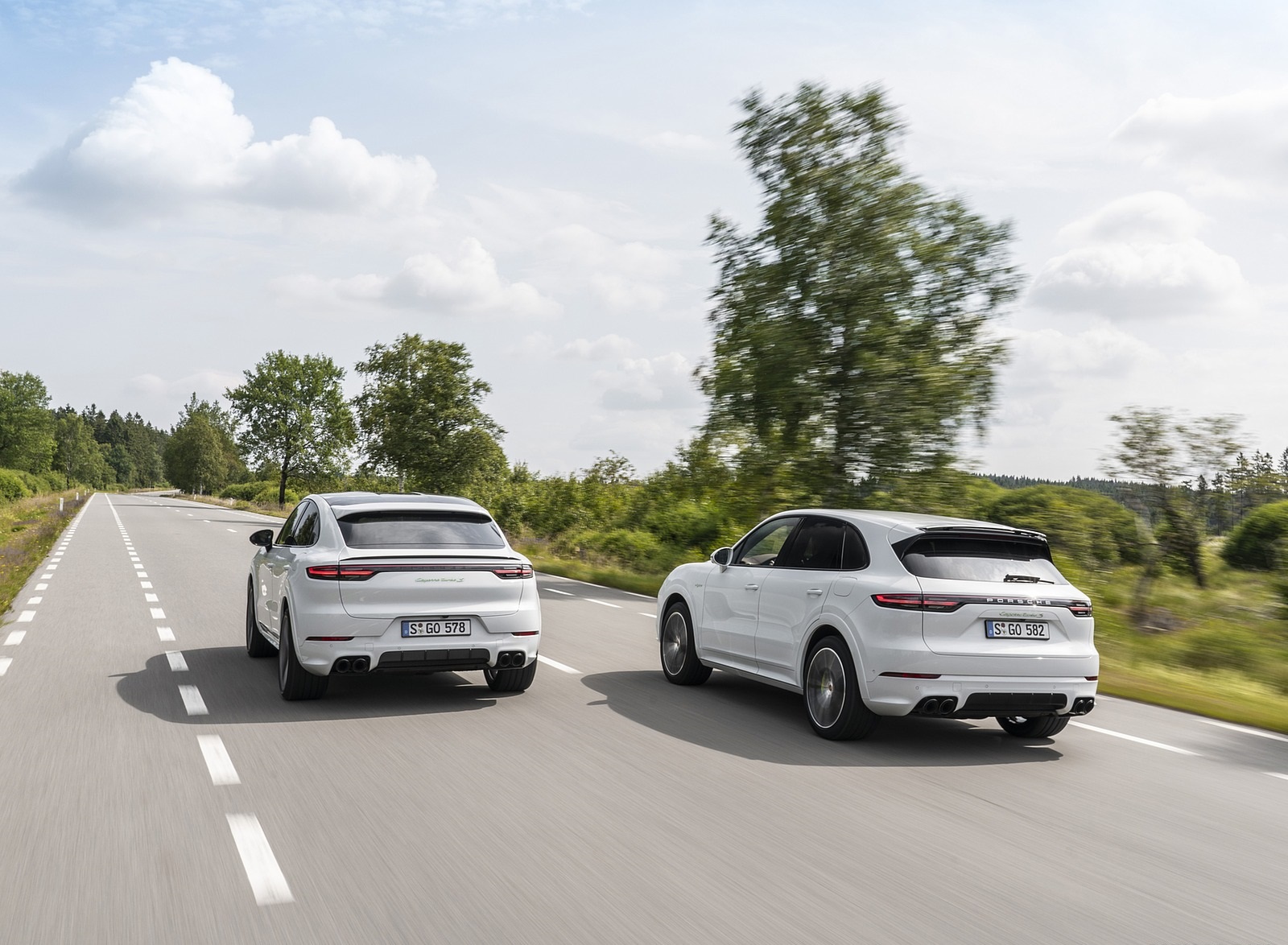 2020 Porsche Cayenne Turbo S E-Hybrid and Cayenne Turbo S E-Hybrid Coupe Wallpapers #35 of 47