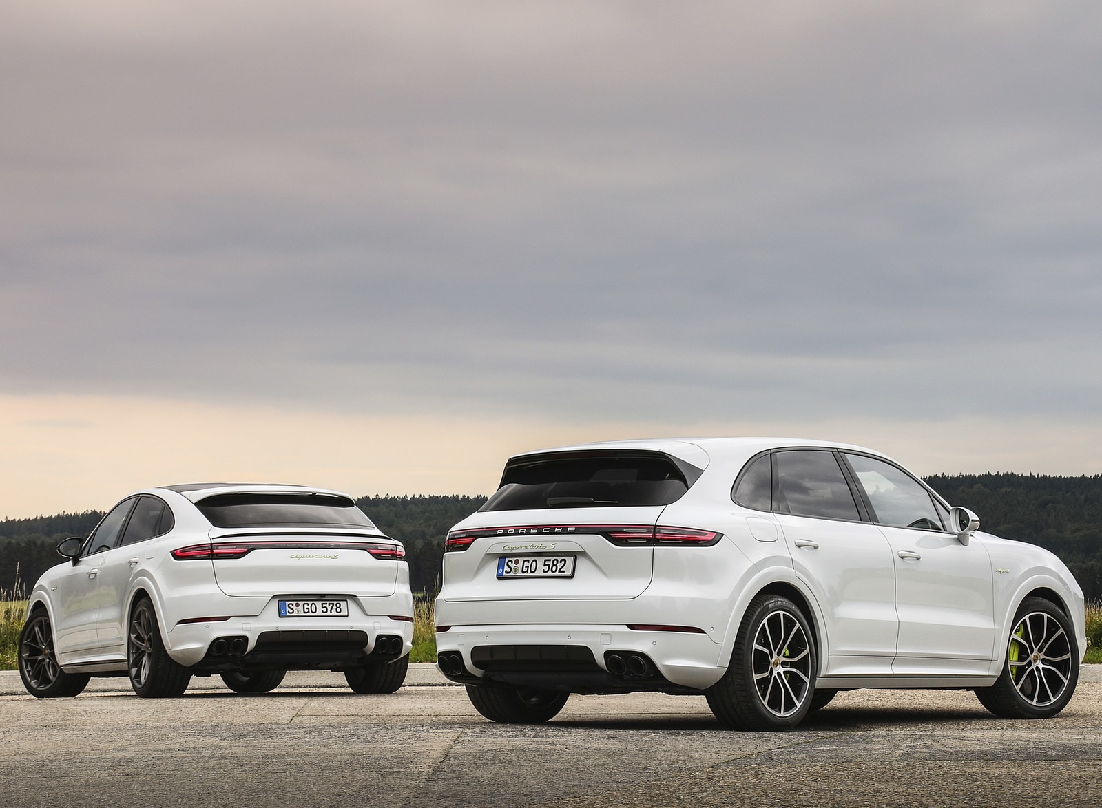 2020 Porsche Cayenne Turbo S E-Hybrid and Cayenne Turbo S E-Hybrid Coupe Wallpapers #38 of 47