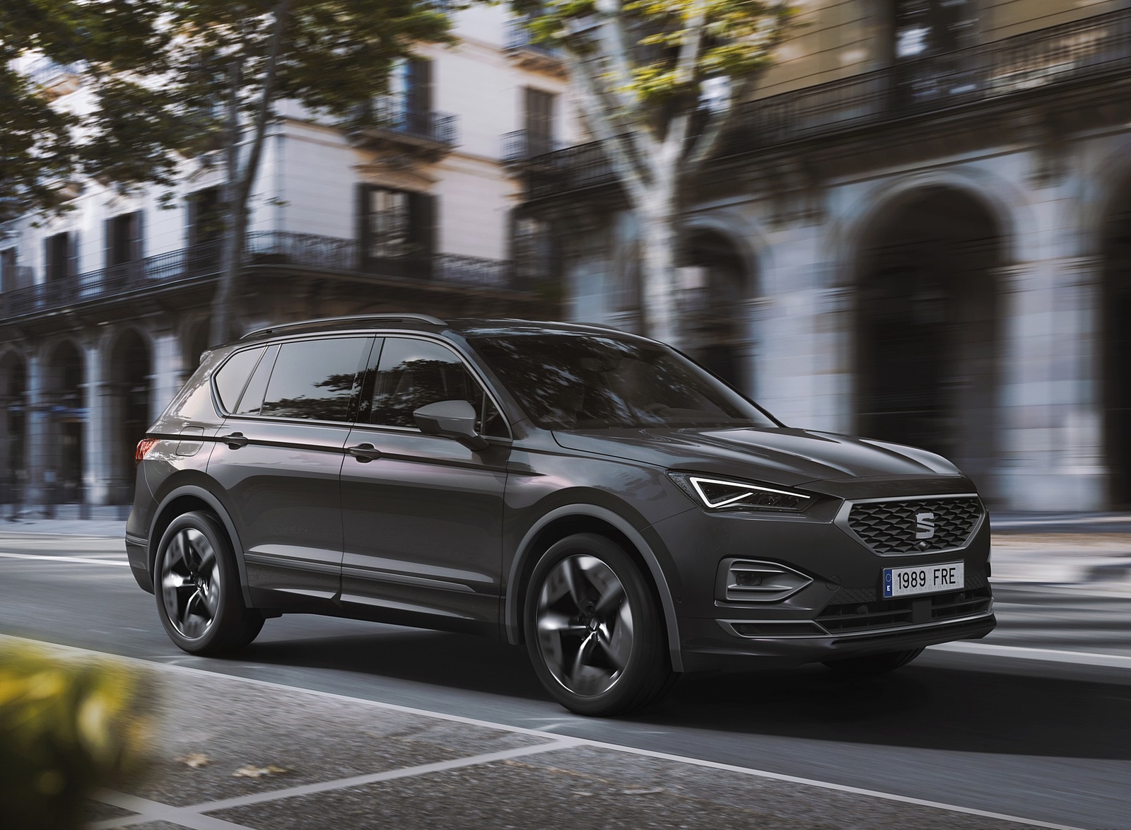 2020 SEAT Tarraco FR PHEV Front Three-Quarter Wallpapers #1 of 13