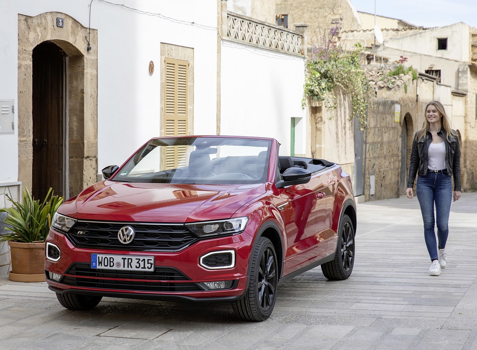 2020 Volkswagen T-Roc Cabriolet Front Three-Quarter Wallpapers #115 of 205