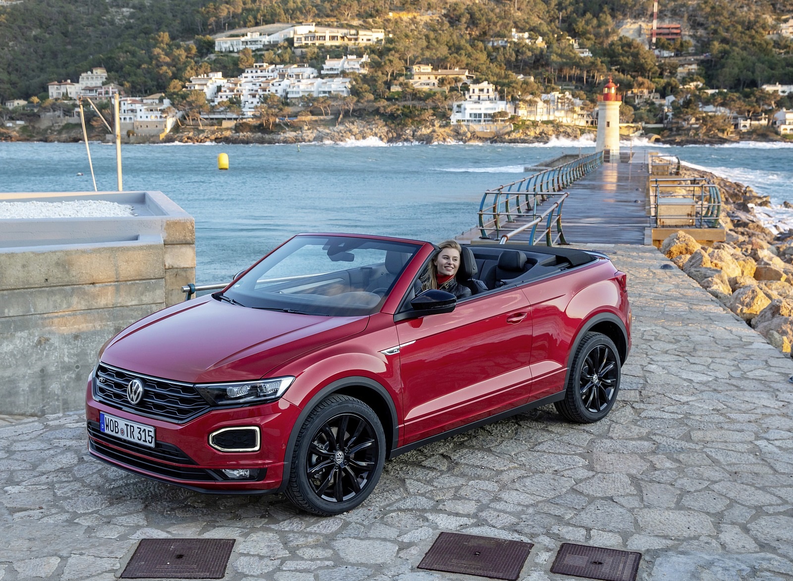 2020 Volkswagen T-Roc Cabriolet Front Three-Quarter Wallpapers #101 of 205