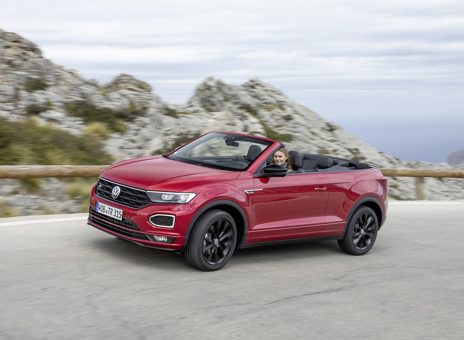 2020 Volkswagen T-Roc Cabriolet Front Three-Quarter Wallpapers #93 of 205