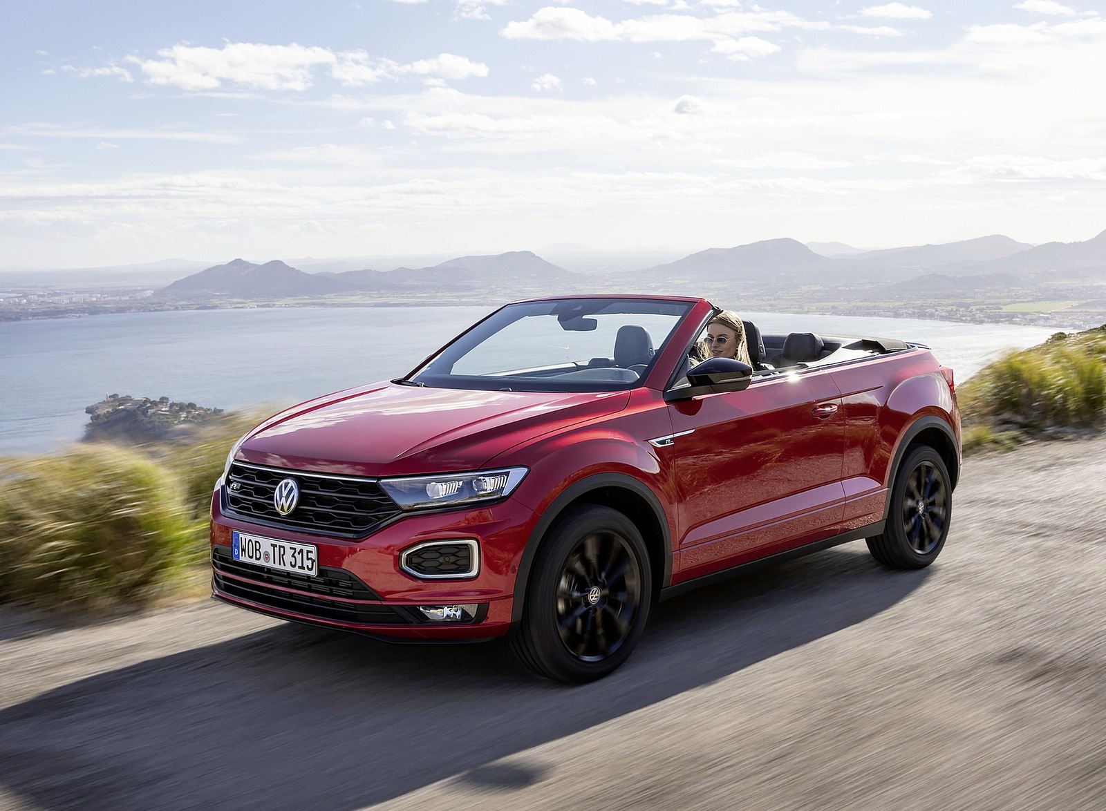 2020 Volkswagen T-Roc Cabriolet Front Three-Quarter Wallpapers #94 of 205