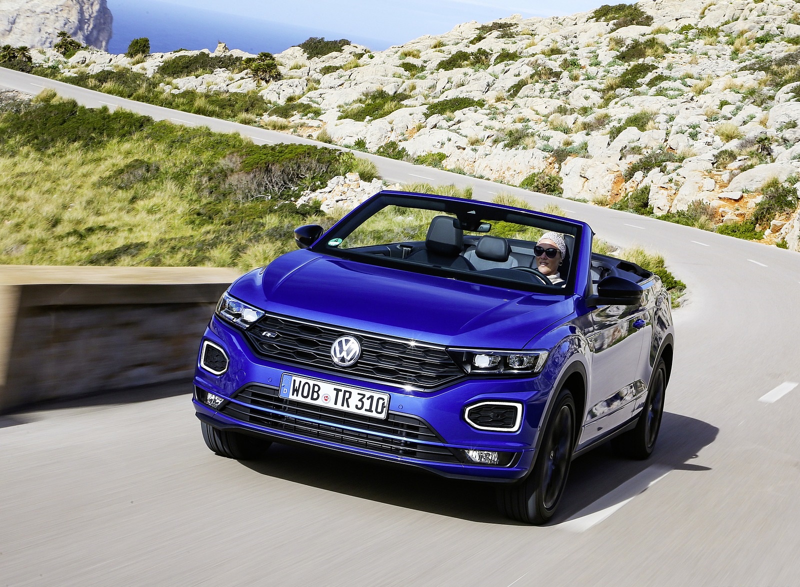 2020 Volkswagen T-Roc Cabriolet Front Wallpapers #6 of 205