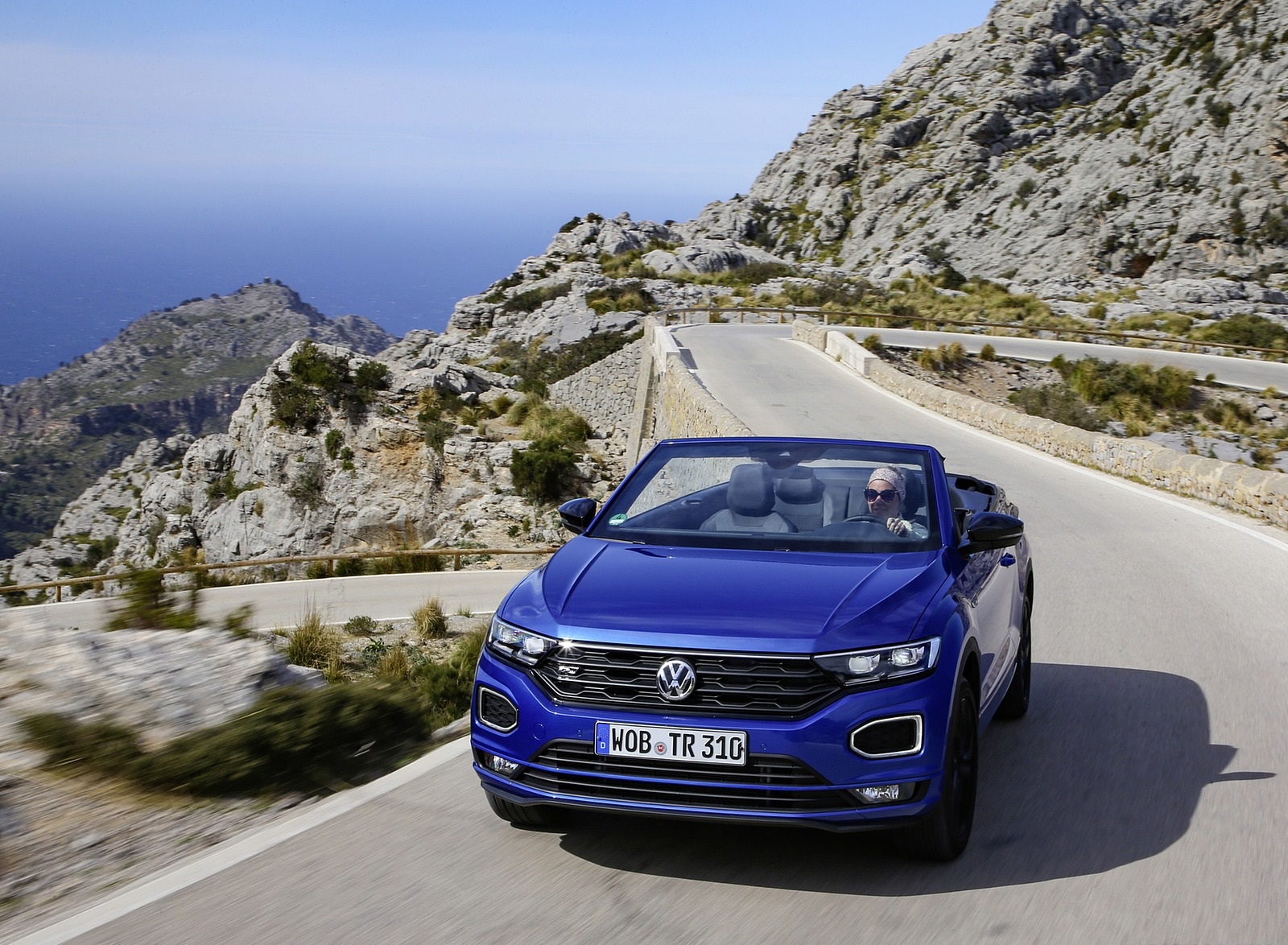 2020 Volkswagen T-Roc Cabriolet Front Wallpapers #17 of 205