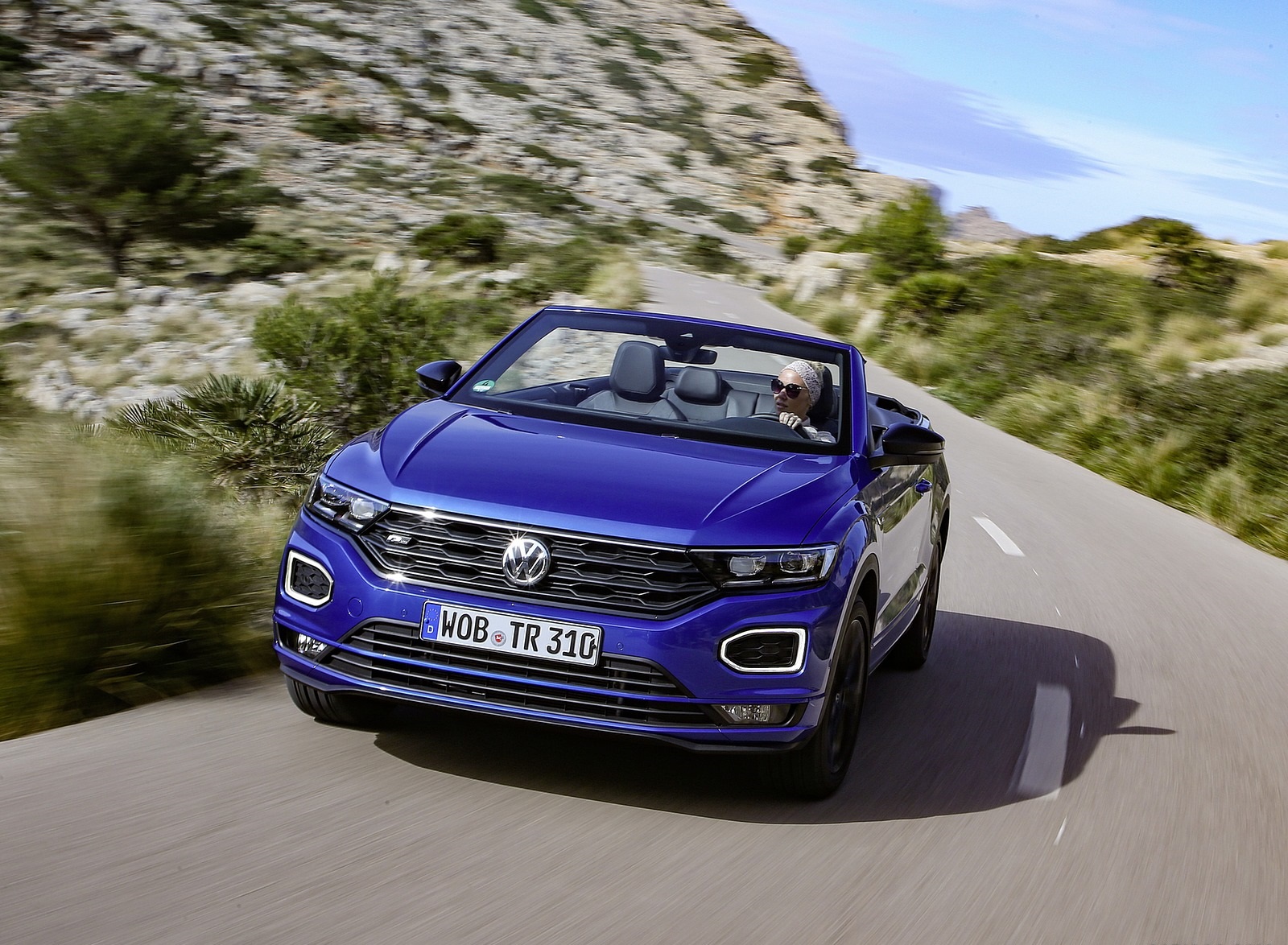 2020 Volkswagen T-Roc Cabriolet Front Wallpapers (1)