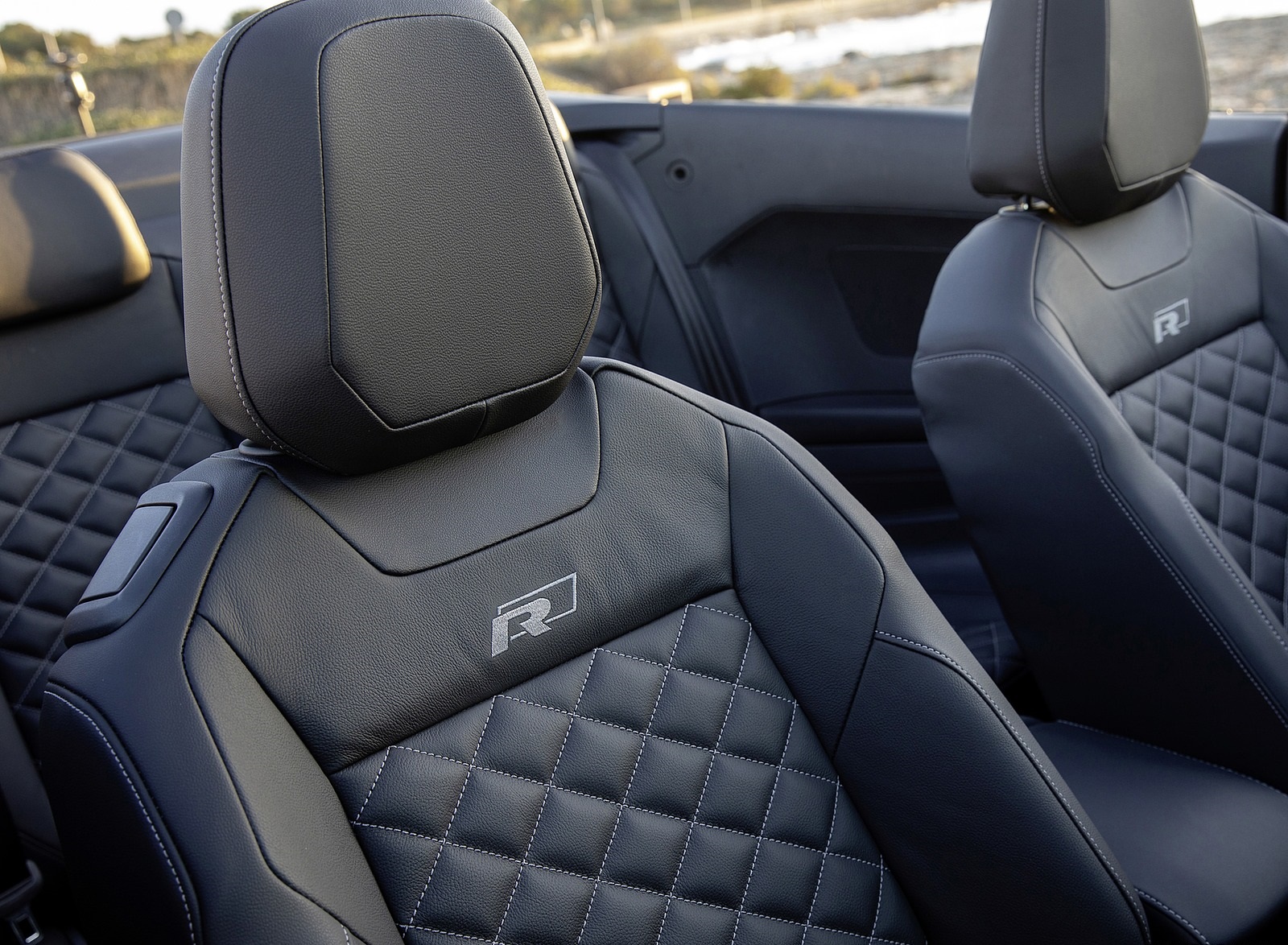 2020 Volkswagen T-Roc Cabriolet Interior Front Seats Wallpapers #146 of 205