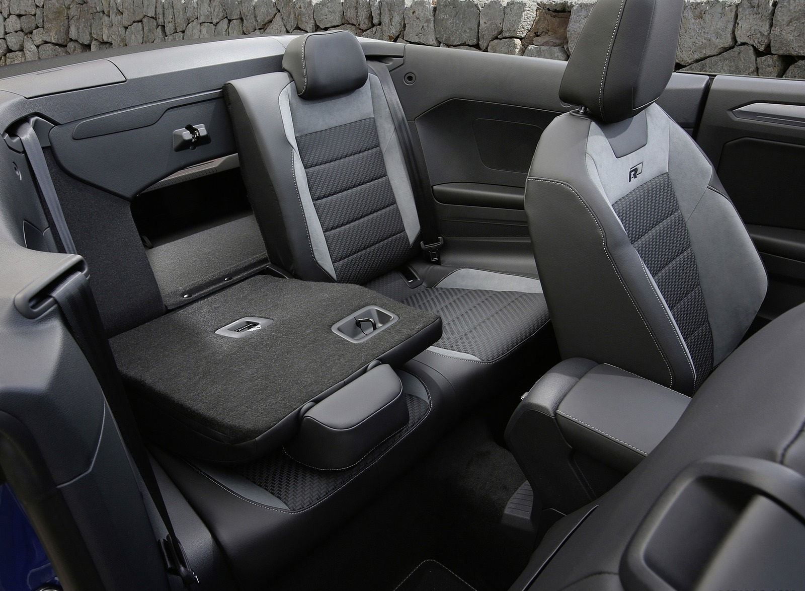 2020 Volkswagen T-Roc Cabriolet Interior Rear Seats Wallpapers #78 of 205