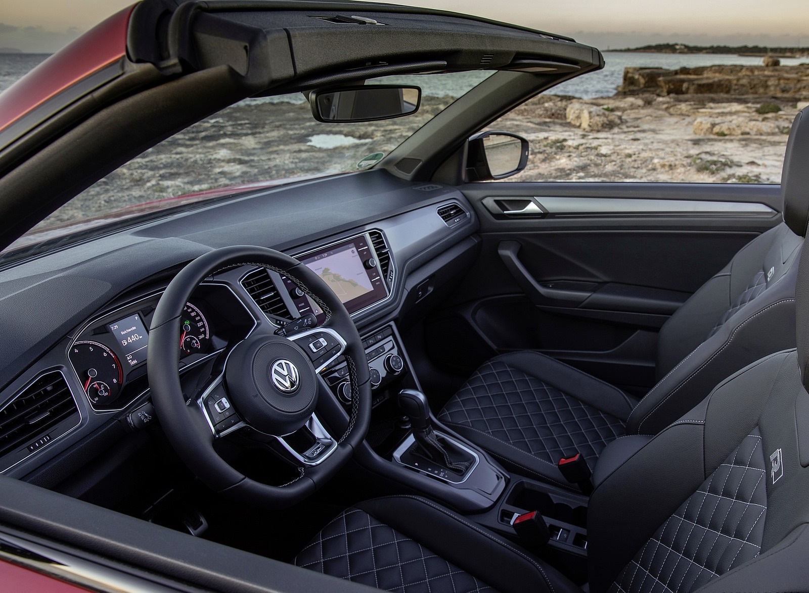 2020 Volkswagen T-Roc Cabriolet Interior Wallpapers #142 of 205