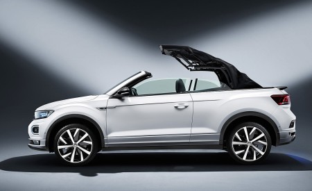 2020 Volkswagen T-Roc Cabriolet Side Wallpapers 450x275 (170)