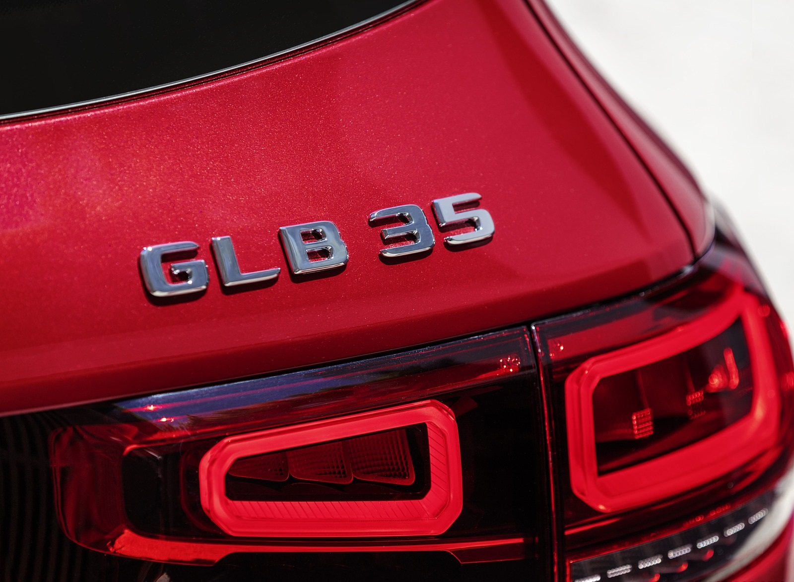 2021 Mercedes-AMG GLB 35 4MATIC (Color: Designo Patagonia Red Metallic) Tail Light Wallpapers #90 of 95