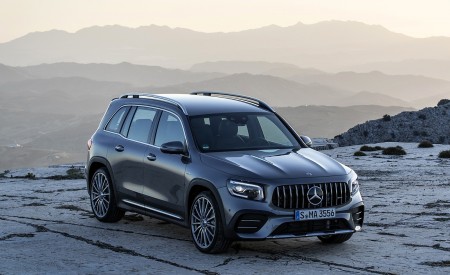 2021 Mercedes-AMG GLB 35 4MATIC (Color: Mountain Gray Metallic) Front Three-Quarter Wallpapers 450x275 (61)