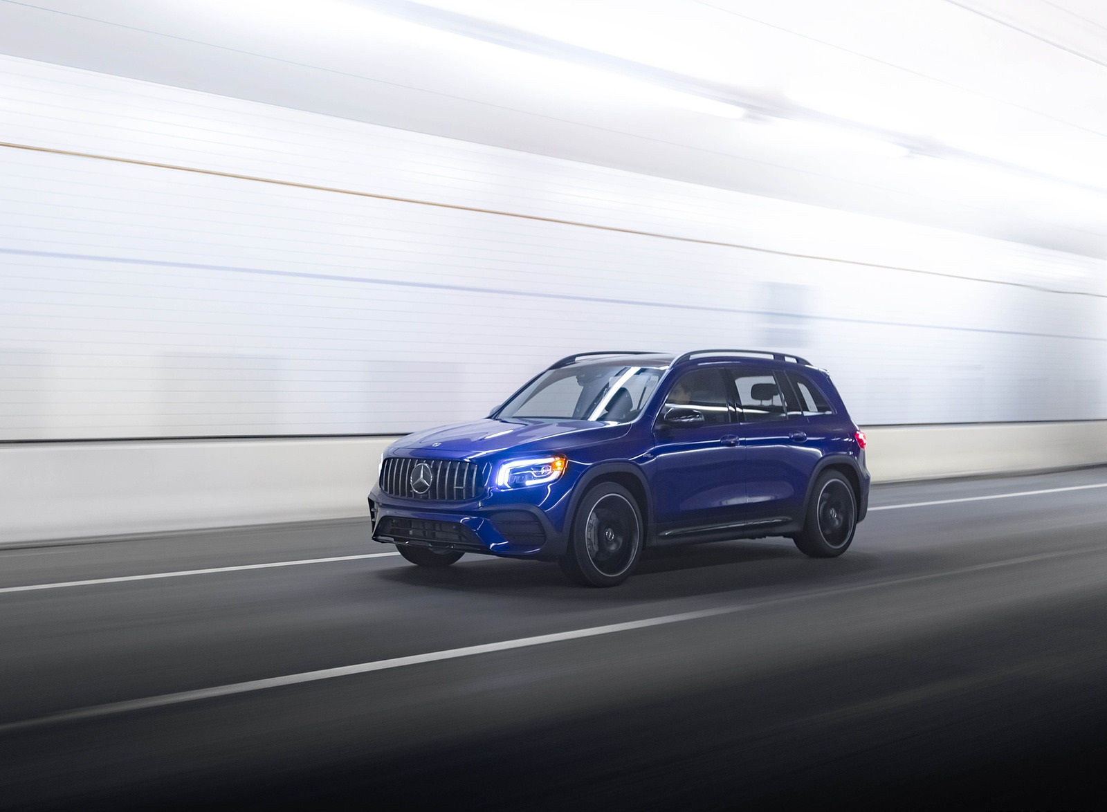 2021 Mercedes-AMG GLB 35 (US-Spec) Front Three-Quarter Wallpapers (2)
