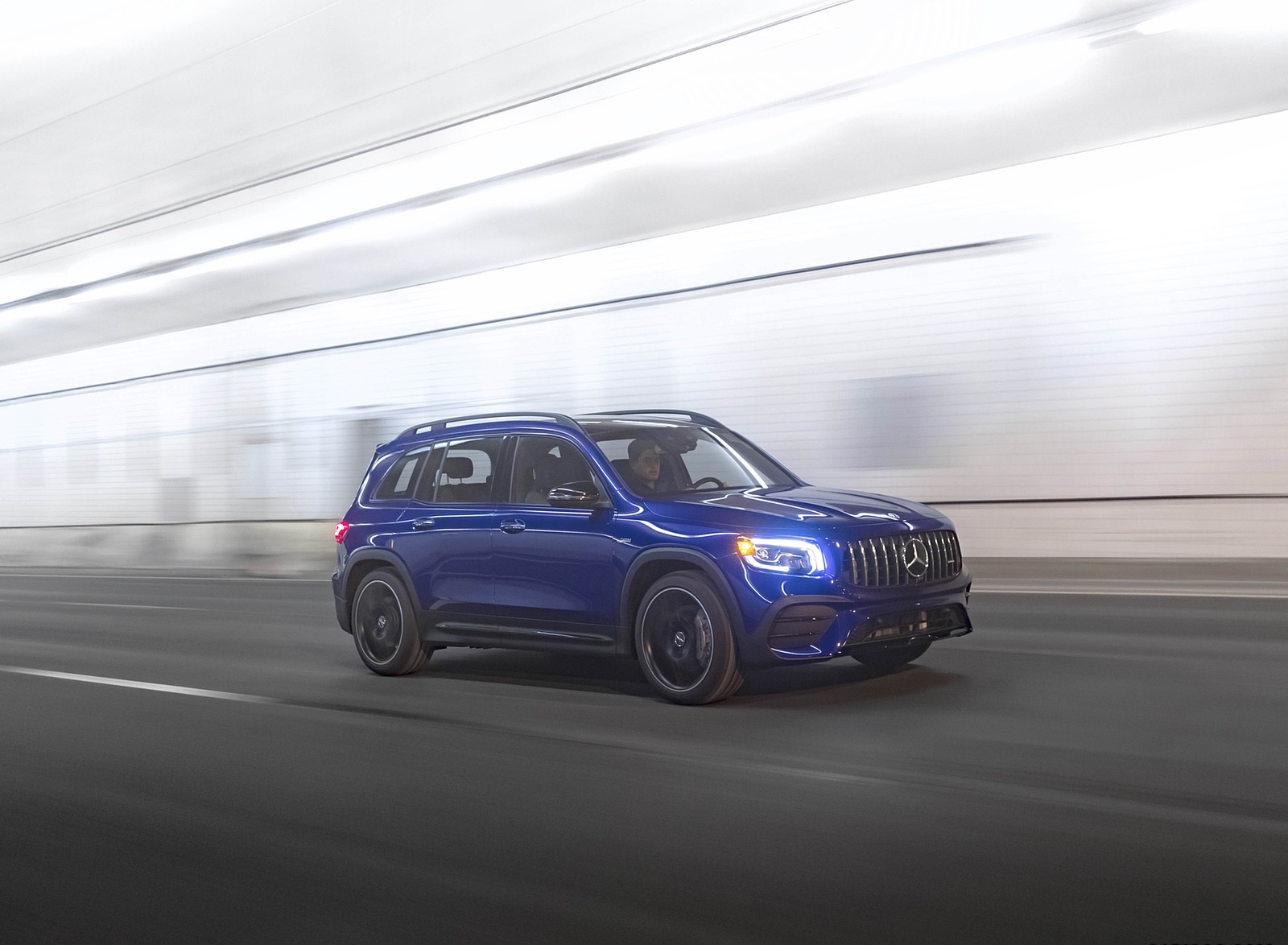 2021 Mercedes-AMG GLB 35 (US-Spec) Front Three-Quarter Wallpapers #3 of 95