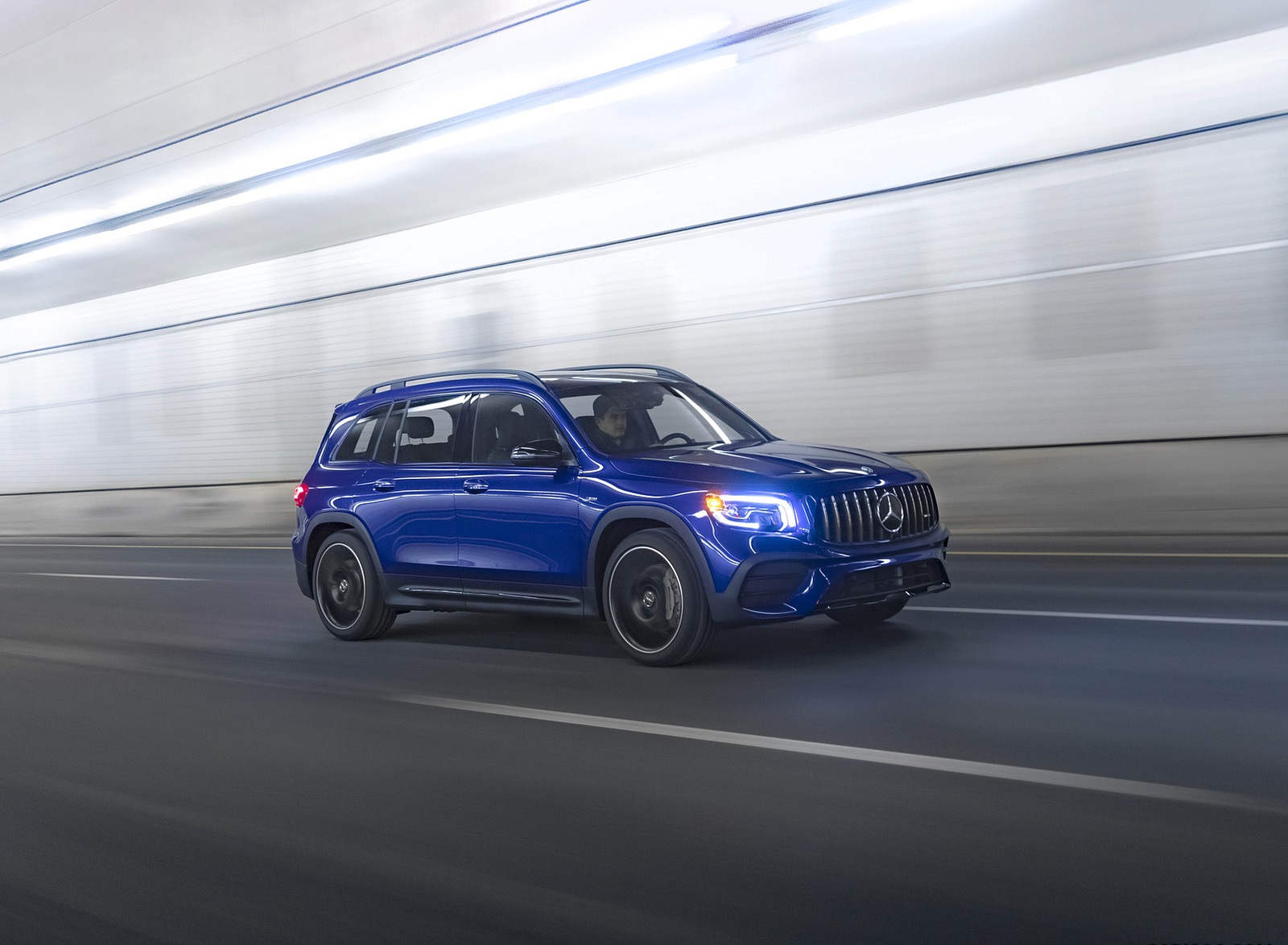 2021 Mercedes-AMG GLB 35 (US-Spec) Front Three-Quarter Wallpapers (6)