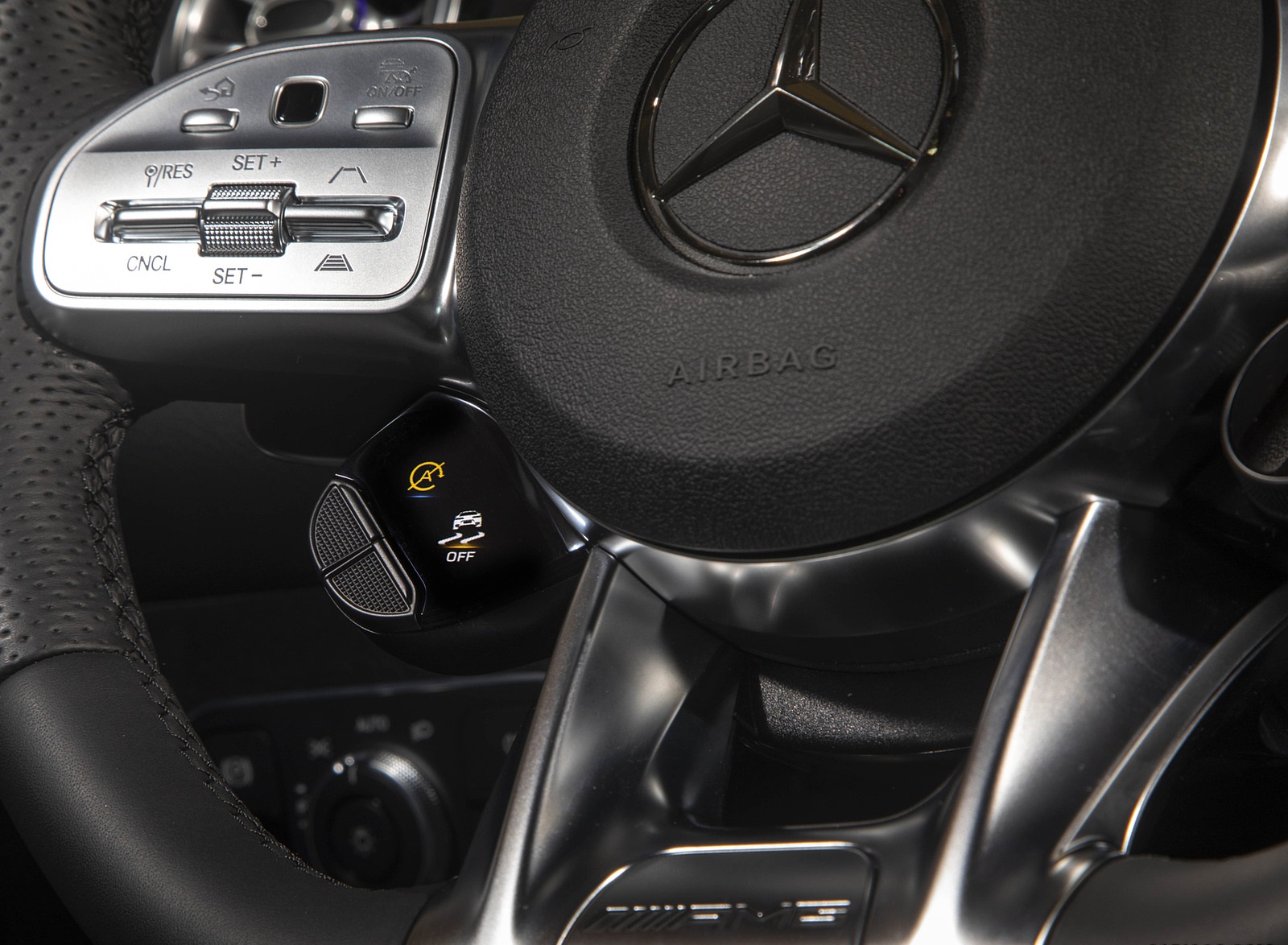 2021 Mercedes-AMG GLB 35 (US-Spec) Interior Steering Wheel Wallpapers #32 of 95