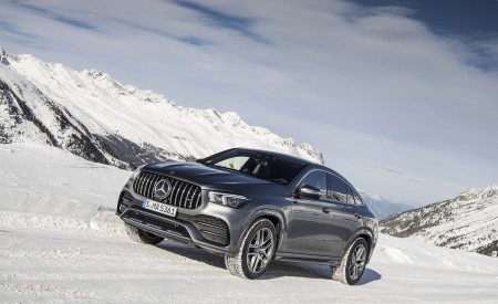 2021 Mercedes-AMG GLE 53 4MATIC Coupe (Color: Selenite Gray Metallic) Front Three-Quarter Wallpapers 450x275 (126)